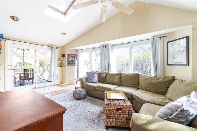 98 Cherry St, Newton, MA 02465