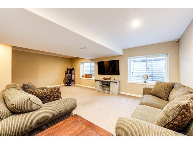 10634 Amesbury Way, Highlands Ranch, CO 80126