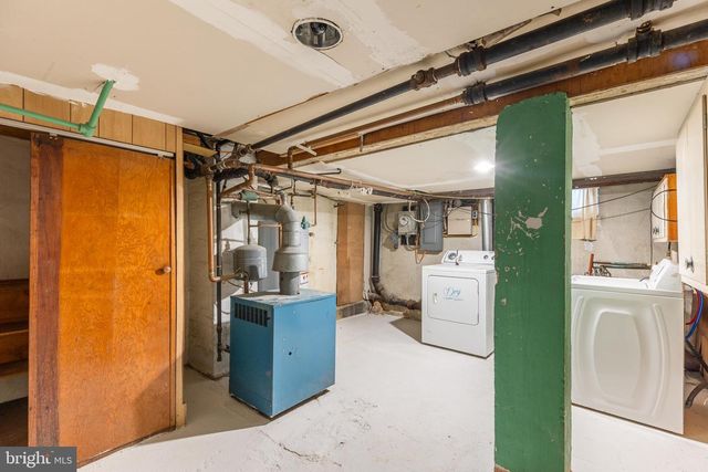 17 2ND AVE, Baltimore, MD 21225