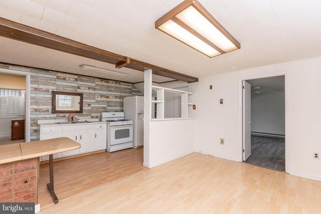 17 2ND AVE, Baltimore, MD 21225