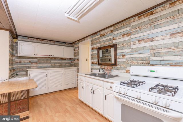 17 2ND AVE, Baltimore, MD 21225