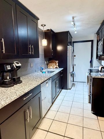 300 Governors Dr 21, Winthrop, MA 02152