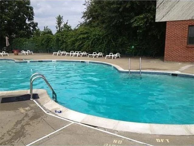 300 Governors Dr 21, Winthrop, MA 02152