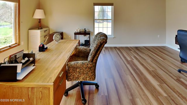 33 Mill Pond Road, Jackson, NJ 08527
