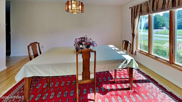 33 Mill Pond Road, Jackson, NJ 08527