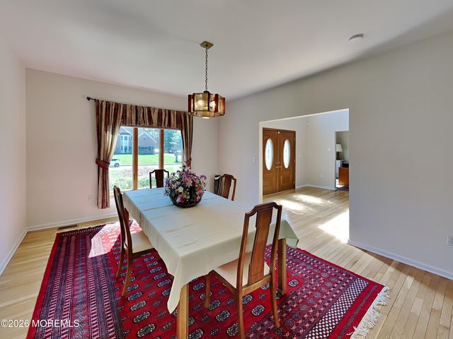 33 Mill Pond Road, Jackson, NJ 08527