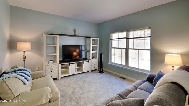 33 Mill Pond Road, Jackson, NJ 08527
