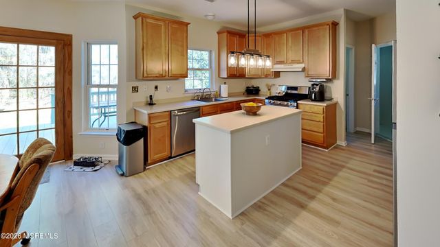33 Mill Pond Road, Jackson, NJ 08527