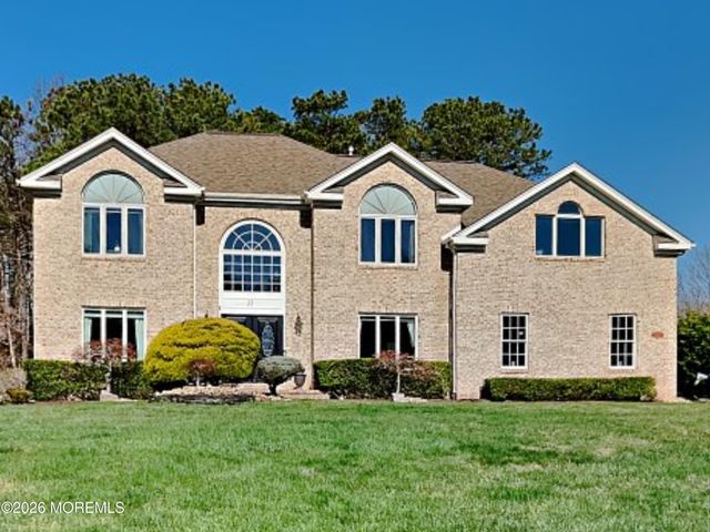 33 Mill Pond Road, Jackson, NJ 08527