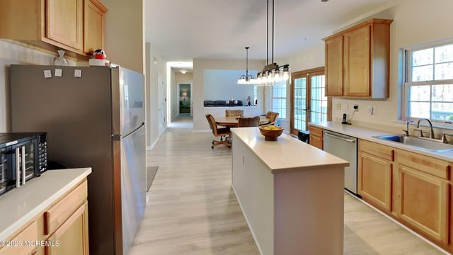 33 Mill Pond Road, Jackson, NJ 08527
