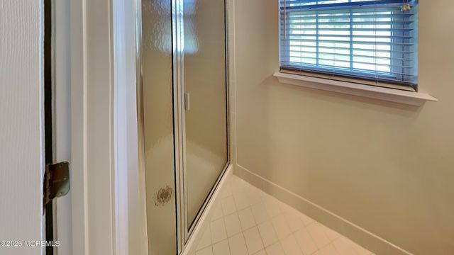 33 Mill Pond Road, Jackson, NJ 08527