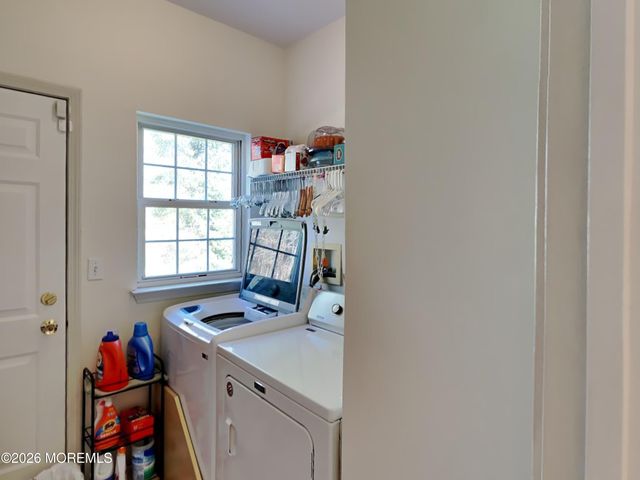 33 Mill Pond Road, Jackson, NJ 08527
