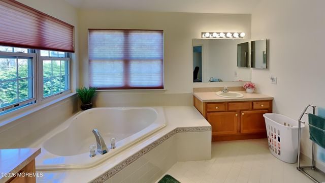 33 Mill Pond Road, Jackson, NJ 08527