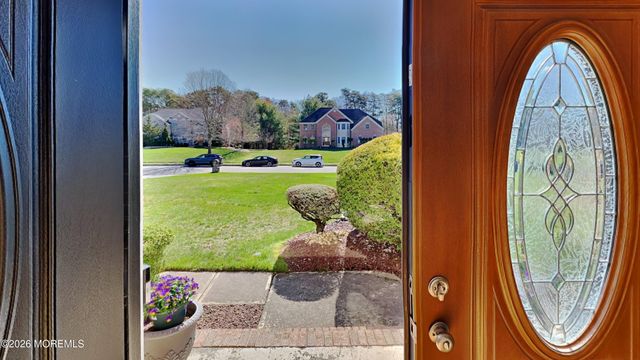 33 Mill Pond Road, Jackson, NJ 08527