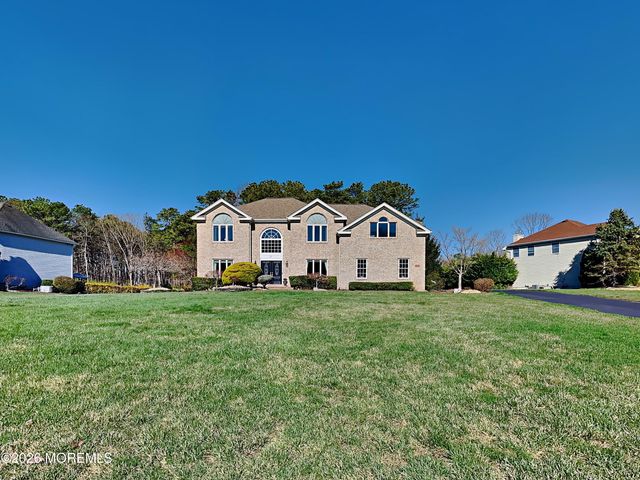 33 Mill Pond Road, Jackson, NJ 08527