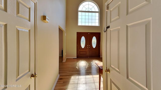 33 Mill Pond Road, Jackson, NJ 08527