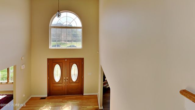 33 Mill Pond Road, Jackson, NJ 08527
