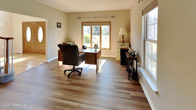 33 Mill Pond Road, Jackson, NJ 08527