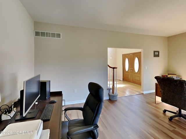 33 Mill Pond Road, Jackson, NJ 08527