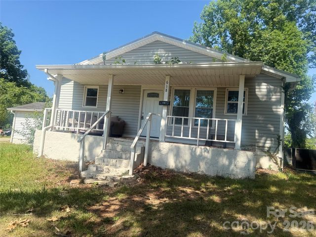 618 S Center Street, Hickory, NC 28602