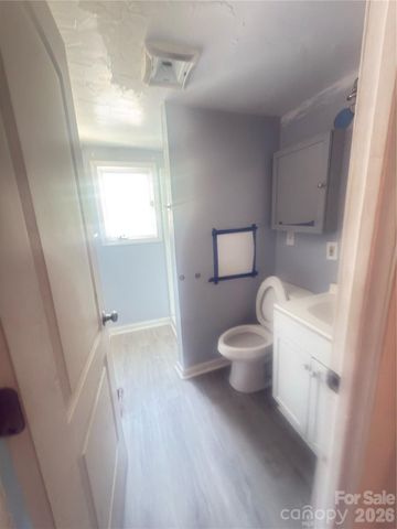 618 S Center Street, Hickory, NC 28602