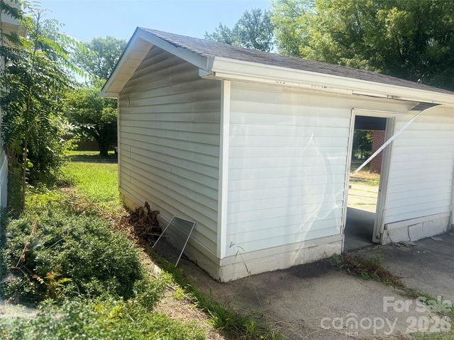 618 S Center Street, Hickory, NC 28602