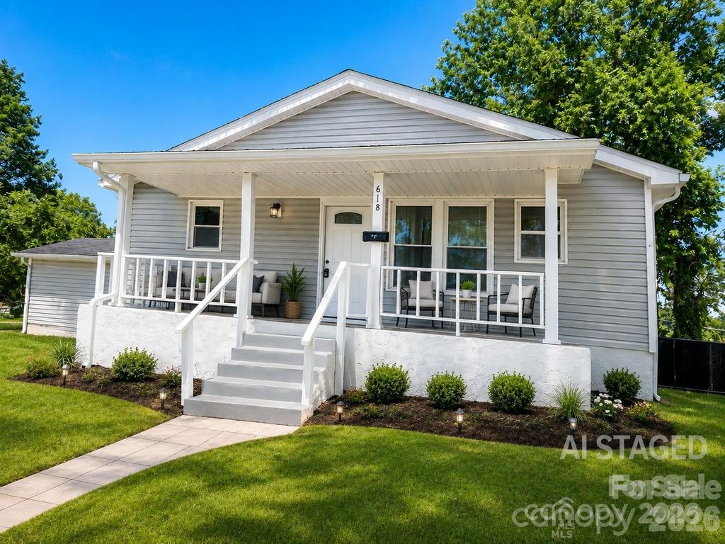 618 S Center Street, Hickory, NC 28602