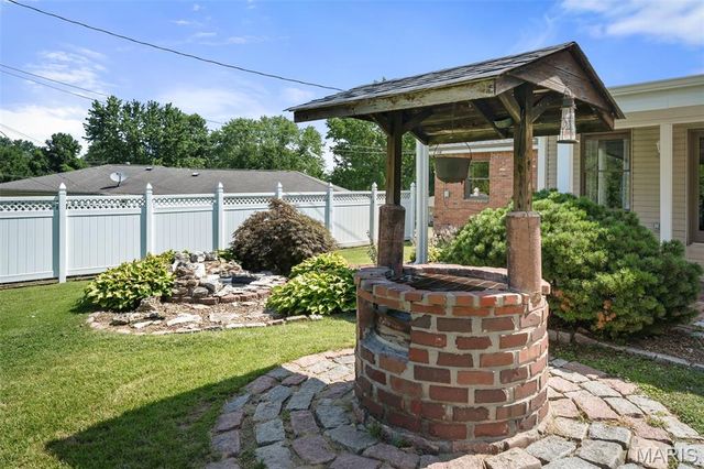 75 Country Life Drive, O'fallon, MO 63366
