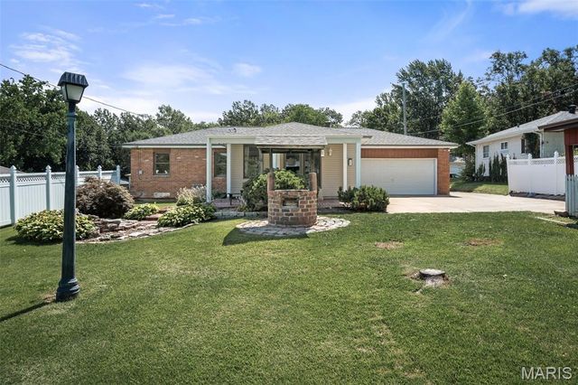 75 Country Life Drive, O'fallon, MO 63366