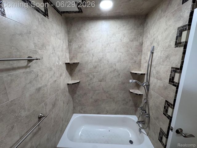 32832 Meadowbrook Lane Lane 18, Warren, MI 48093
