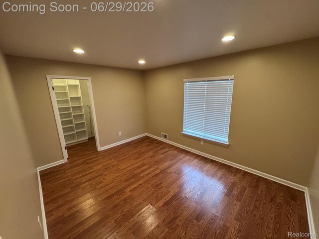 32832 Meadowbrook Lane Lane 18, Warren, MI 48093