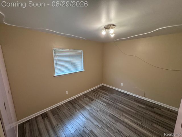 32832 Meadowbrook Lane Lane 18, Warren, MI 48093