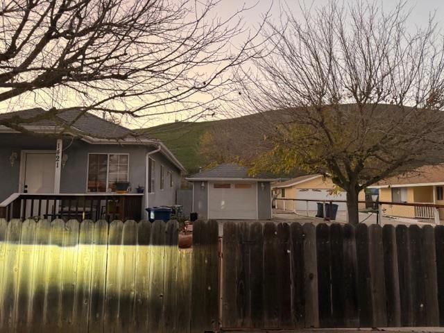 1421 K Street, San Miguel, CA 93451