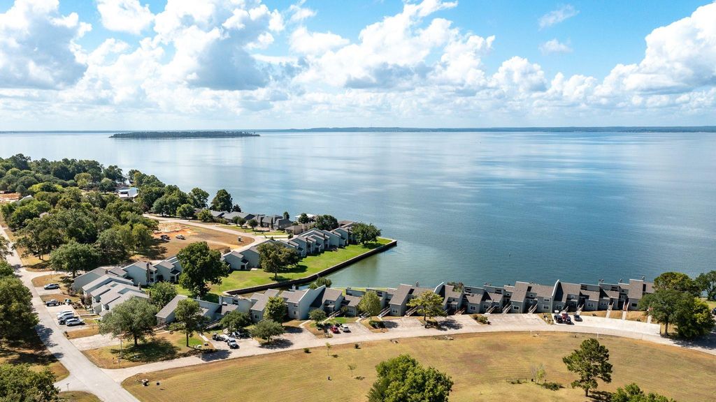 325 Carolcrest Ln 2, Livingston, TX 77351