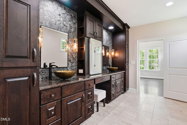 222 American Court, Apex, NC 27523