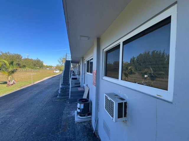 600 Layne Blvd 110, Hallandale Beach, FL 33009