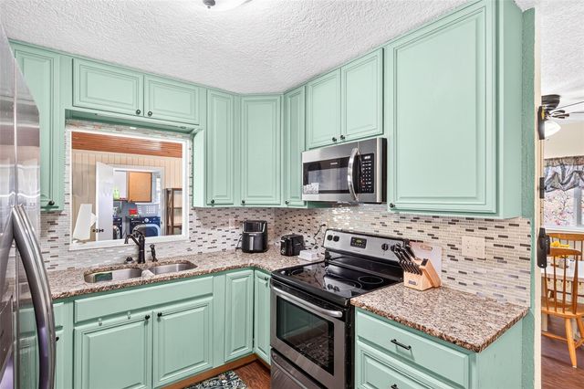2021 OLIVER PLACE, Winter Haven, FL 33881