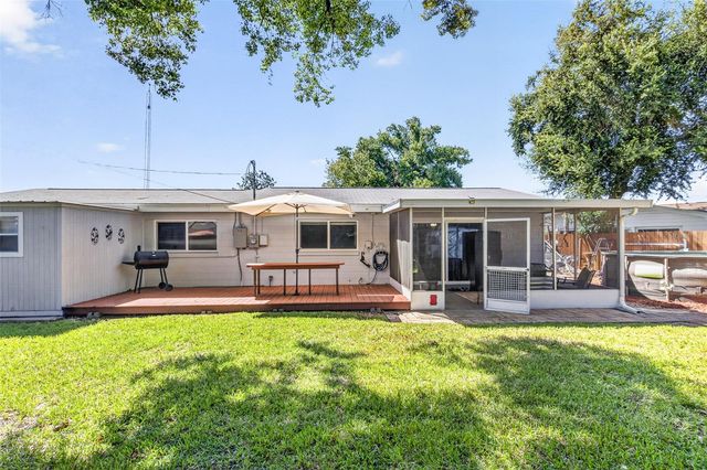 2021 OLIVER PLACE, Winter Haven, FL 33881