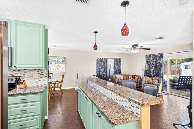 2021 OLIVER PLACE, Winter Haven, FL 33881