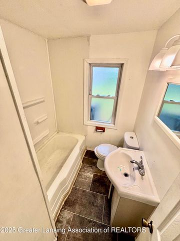 111 E Potter Avenue, Lansing, MI 48910