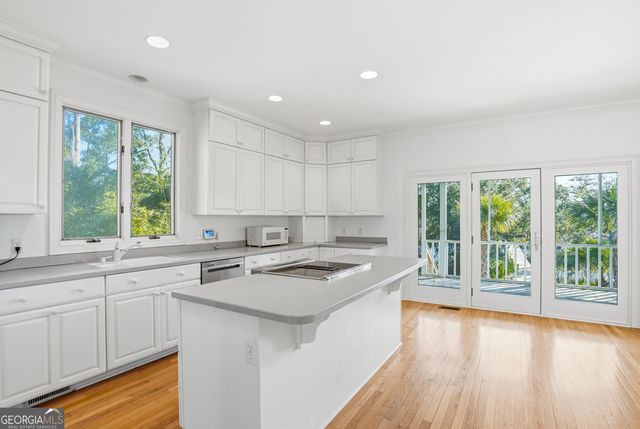 188 Harbor Pointe Drive, Brunswick, GA 31523