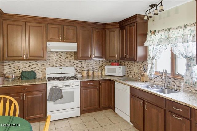 18 Norfolk Street, Guilderland, NY 12203