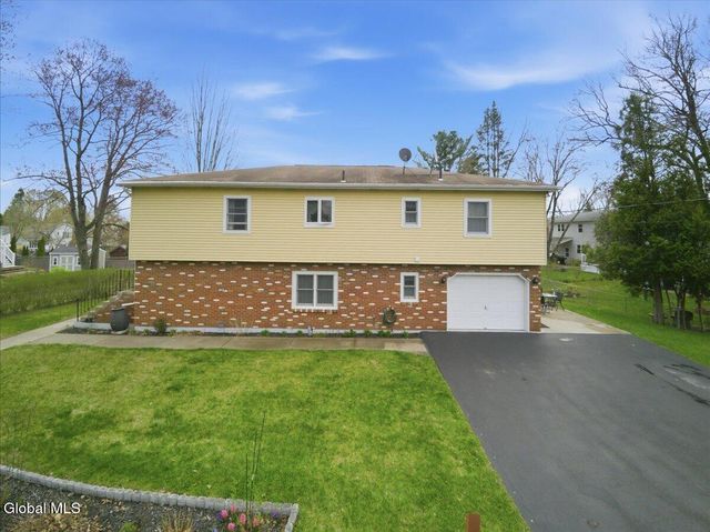 18 Norfolk Street, Guilderland, NY 12203