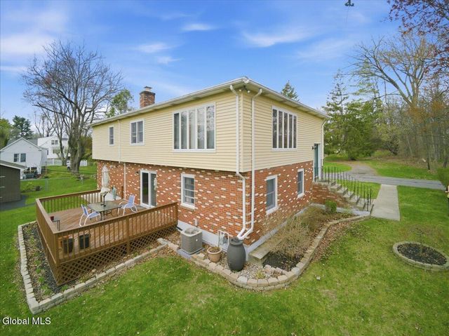 18 Norfolk Street, Guilderland, NY 12203