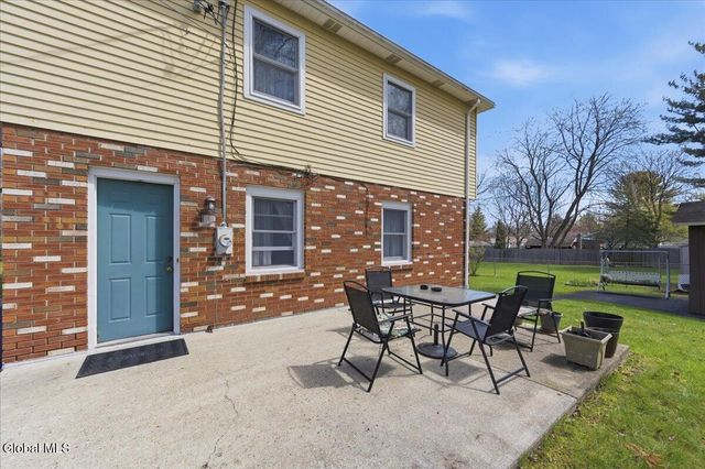 18 Norfolk Street, Guilderland, NY 12203