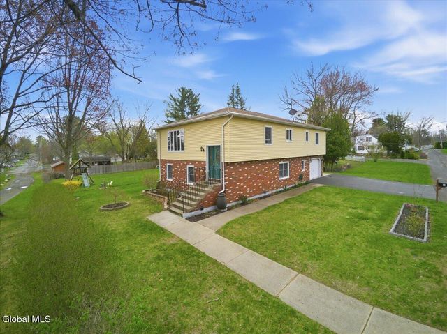 18 Norfolk Street, Guilderland, NY 12203