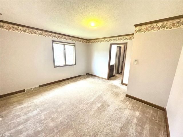 6416 Lamshire Road, Kernersville, NC 27284