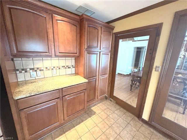 6416 Lamshire Road, Kernersville, NC 27284