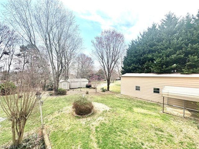 6416 Lamshire Road, Kernersville, NC 27284