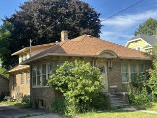 352 W 11TH AVENUE, Oshkosh, WI 54902